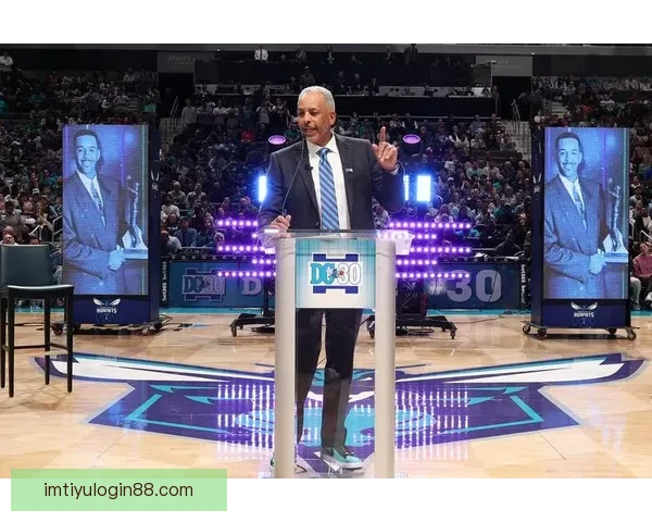 库里幽默回应离队传闻或加盟黄蜂重启30号球衣计划 库里幽默回应离队传闻或加盟黄蜂重启30号球衣计划